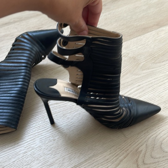 Manolo blanik strappy heels - Picture 2 of 2